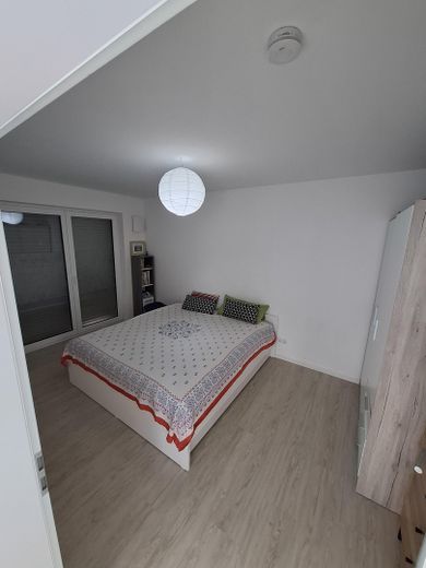 2-кімнатна квартира на першому поверсі з садом – Schlafzimmer