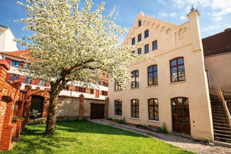 Hausansicht vom Garten