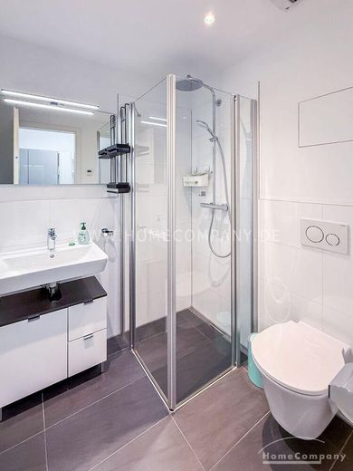 26055 HomeCompany Dresda Ammobiliato/Furnished appartamento monolocale a Dresda-Hafencity con balcone max. 2 persone – dcf06ad94f8e80b88d5af979fe774acaad4340a7.jpg