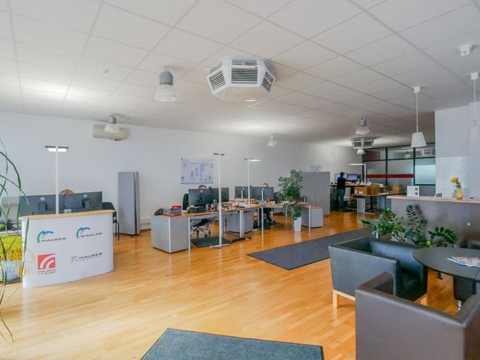 Moderne Bürofläche mit offener Raumaufteilung – zur Miete in Schramberg-Sulgen! – फोटो 1