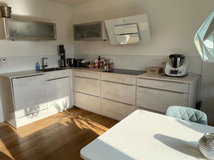 Furnished, stylish 3-room apartment near the Isar (limited until 2028) – Küche