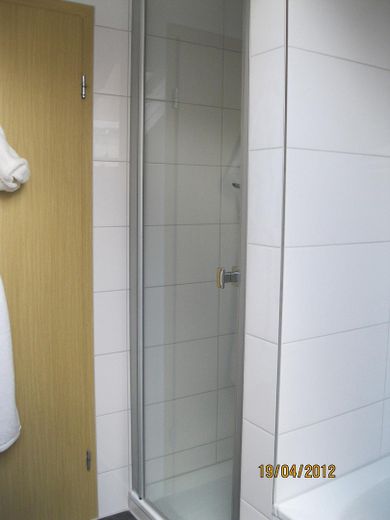 gemauerte Dusche im Bad