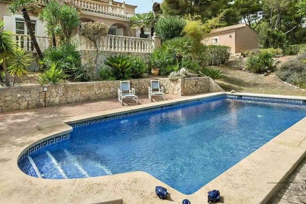 Exklusives Wohngefühl inmitten mediterraner Idylle