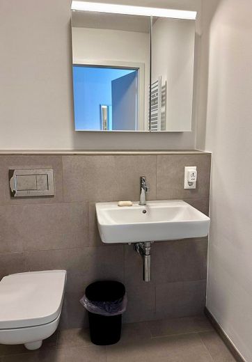 Appartamento nuovo di 1 locale arredato con balcone a Berlino-Weißensee – prima occupazione 2025 – Foto 12