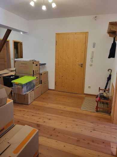 شقة كبيرة رائعة بطراز منزل ريفي – Wohnungstür von innen