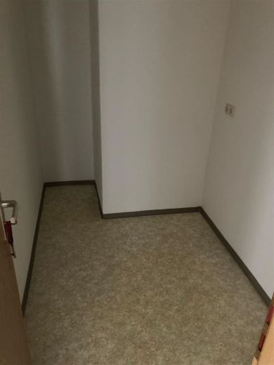 Günstige 2-Zimmer mit Laminat und Wannenbad in guter Lage! – Foto grundrissgleiche Wohnung untendrunter