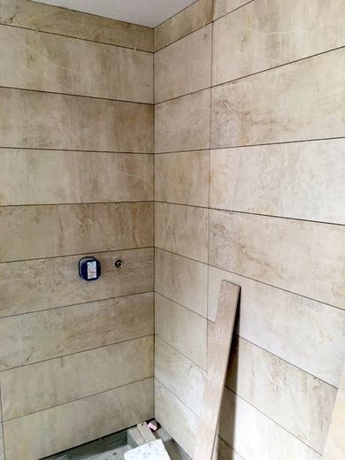 Wandfliesen Bad, Bauphase 2016