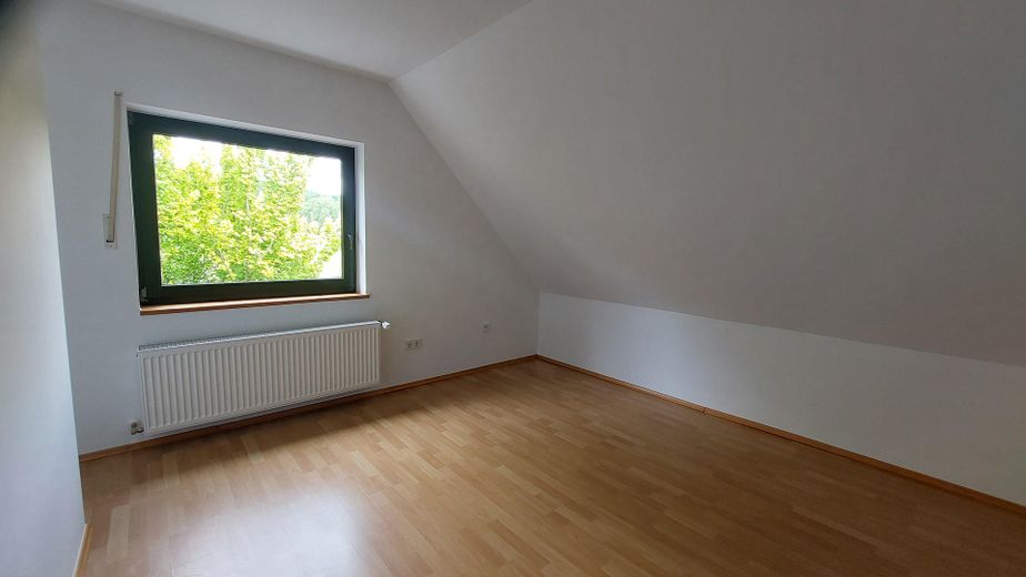 Schöne Doppelhaushälfte in Kürten-Biesfeld mit Garten – Raum 3 OG