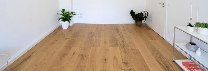 Geräumiges Wohnzimmer