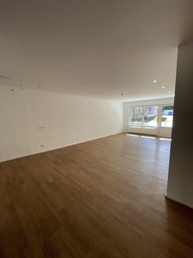 Teraslı 2 odalı yeni bina dairesi (81 m²) – zemin katta ilk kullanım | Recklinghausen-Nord – Wohnzimmer
