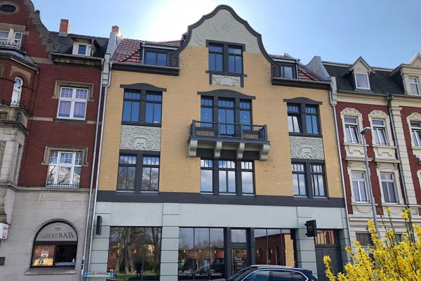 Top-sanierte Praxis / Ladeneinheit / Praxis in Bestlage / Loftwohnung