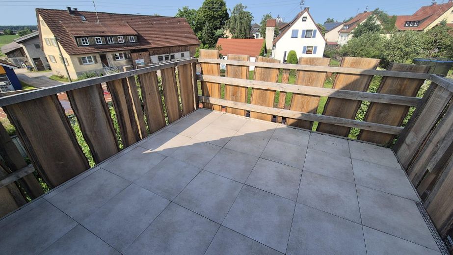 5 1/2 Zimmer Wohnung in ruhig gelegenem Zweifamilienwohnhaus mit sonnigem Garten – Terrasse