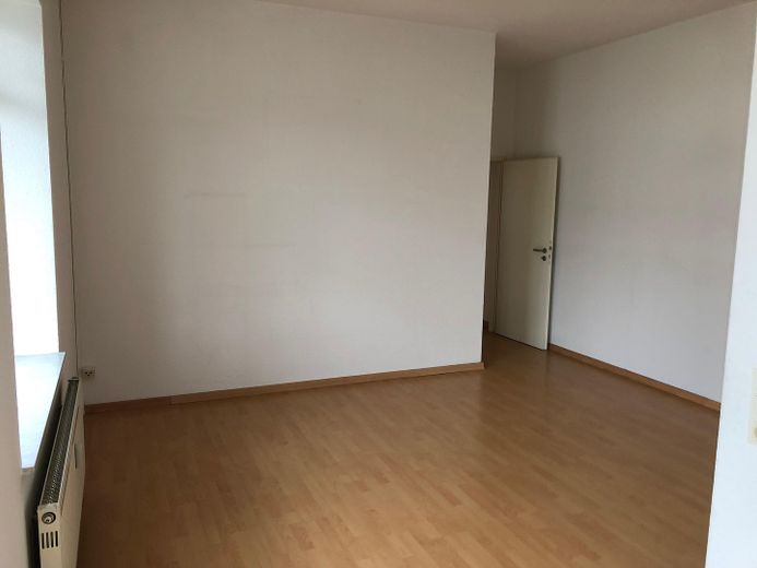 Bel appartement de 2 pièces avec balcon à Maintal-Dörnigheim – 890 € charges comprises – Wohnzimmer 