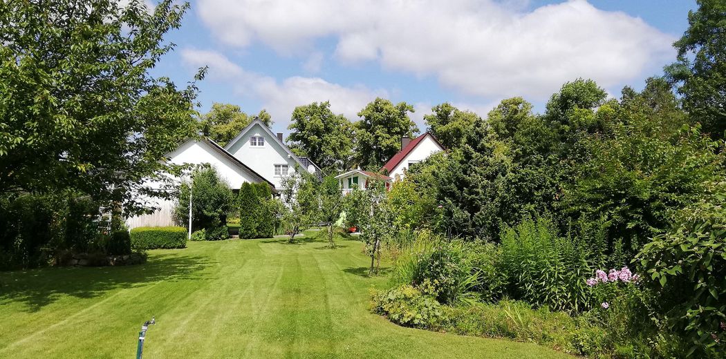 Stilvolles Einfamilienhaus mit großem Grundstück und vielseitigen Nutzungsmöglichkeiten –  Nebengelass + Baumhaus