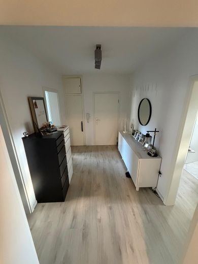 Helle 3-Zimmer-Erdgeschosswohnung mit Balkon und Garage in ruhiger Lage von Horn-Bad Meinberg – Flur