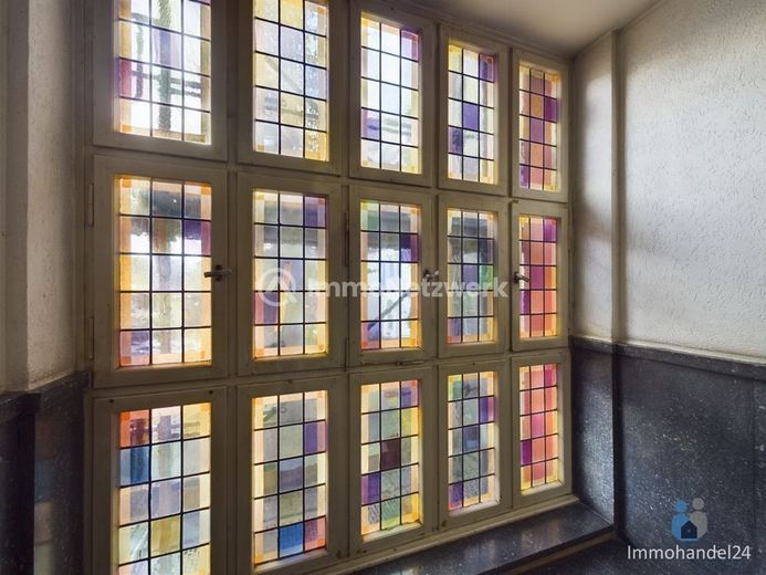 ***großzügige Altbauwohnung in toller Lage von Köln Lindenthal mit Balkon*** – Fenster Treppenhaus