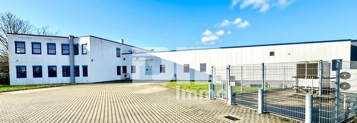 Titel Frontansicht / Zufahrt Haupthalle