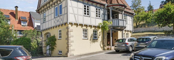 Casa unifamiliare versatile con galleria, sauna e appartamento separato – Freistehendes Fachwerkhaus