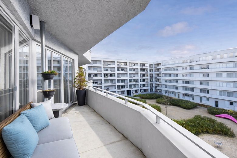 Amueblado: moderno apartamento de 4 habitaciones en los Welfenhöfen (limitado a dos años) – Balkon