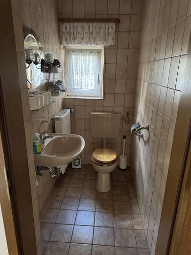 Gäste WC mit Fenster