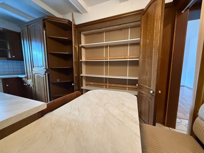 Wunderschöne leerstehende Zweizimmerwohnung mit Garage – Küche3