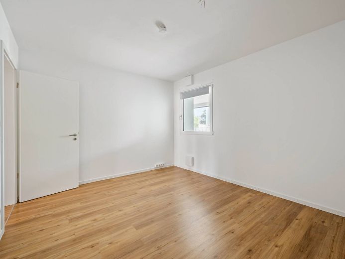 Moderne 3-Zimmer-Wohnung mit Einbauküche und Balkon in Bremen! – Ansicht II: Schlafzimmer