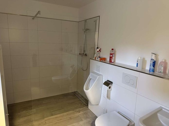 WC mit Dusche im EG