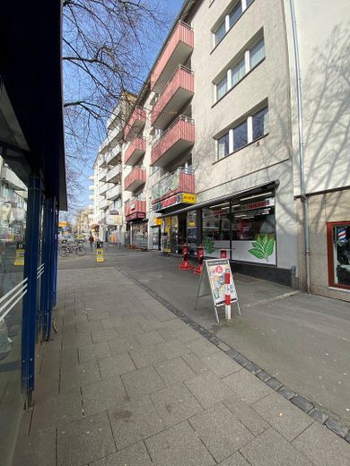 Wohn- und Geschäftshaus - Anlageobjekt mit signifikantem Potential – Fassade