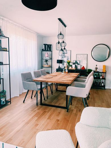 Moderne 4-Zi.-Maisonette mit Wärmepumpe, Einbauküche & Aufzug in Metzingen-Mitte – Foto 1