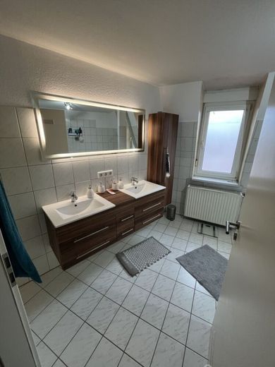 Kapitalanlage in Zirndorf: Große 4-Zimmer-Wohnung mit attraktiver Rendite - Jetzt sichern! – ETW 100qm Zirndorf-2 018