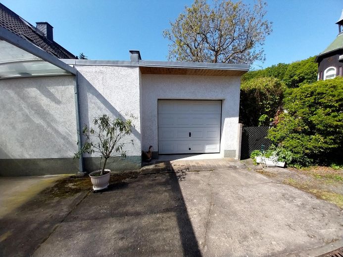 Garage mit Rolltor