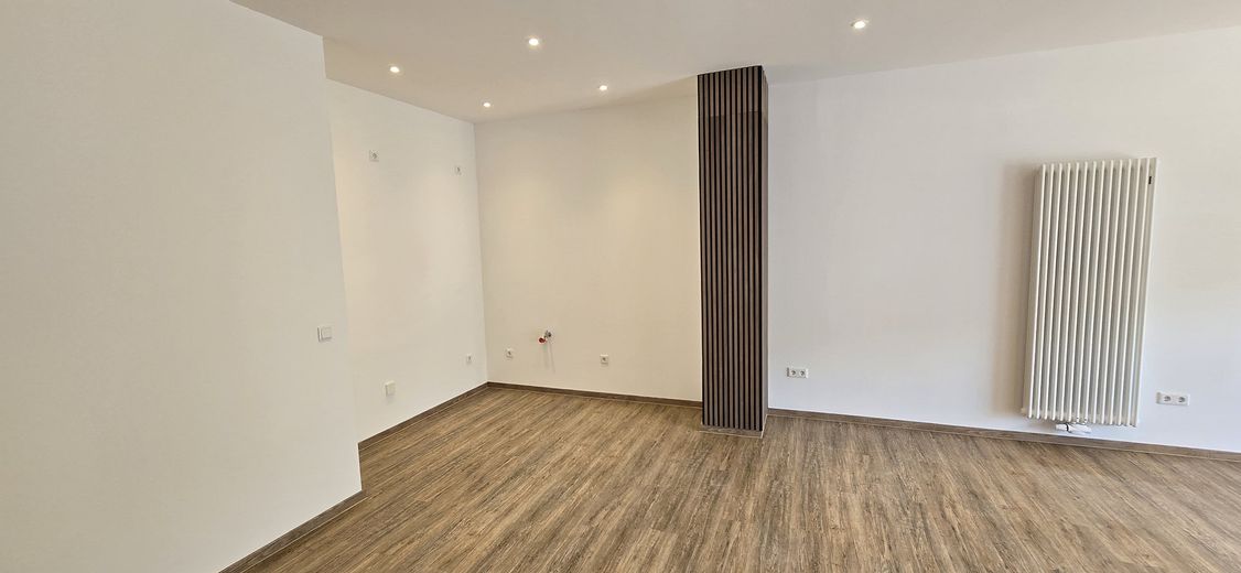 Bonito apartamento de 2,5 habitaciones con terraza y jardín / adaptado para silla de ruedas – Küche