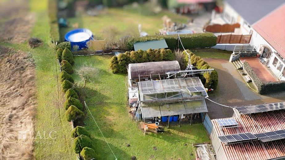 ***Viel Platz für Ihre Wohnideen - Doppelhaushälfte mit Wintergarten und großem Grundstück*** – Luftbild Garten
