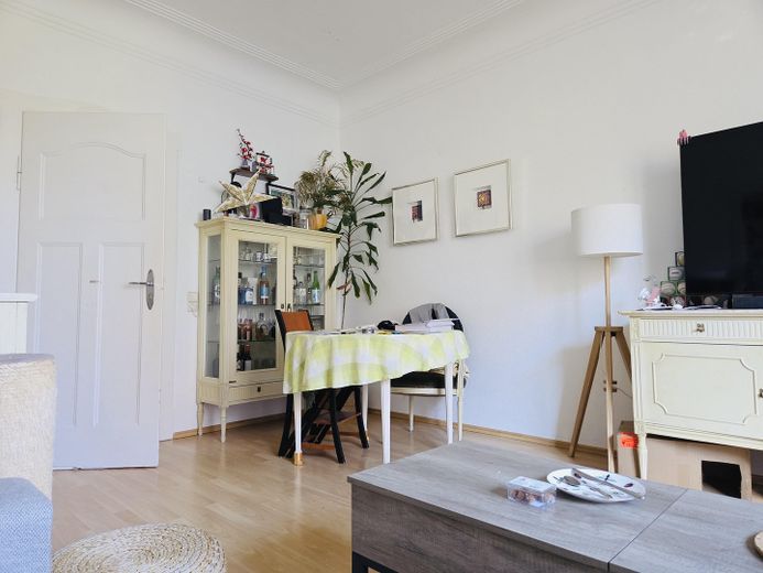 3-Zimmer Etagenwohung 1.550€ zur Miete im Stuttgarter Westen – Wohnzimmer