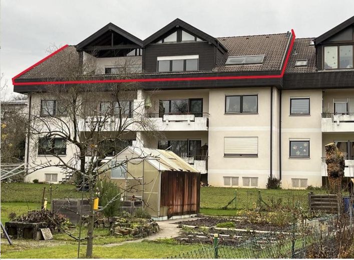 Dachgeschosswohnung mit viel Licht und Aussicht – Haus