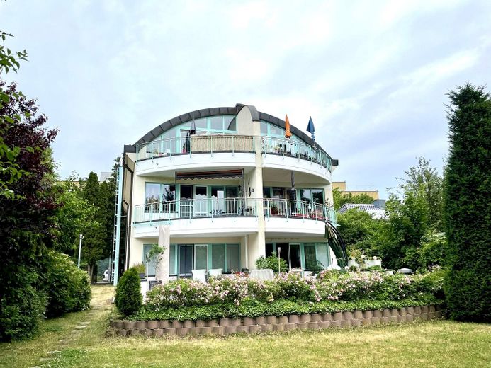 Hausrückseite