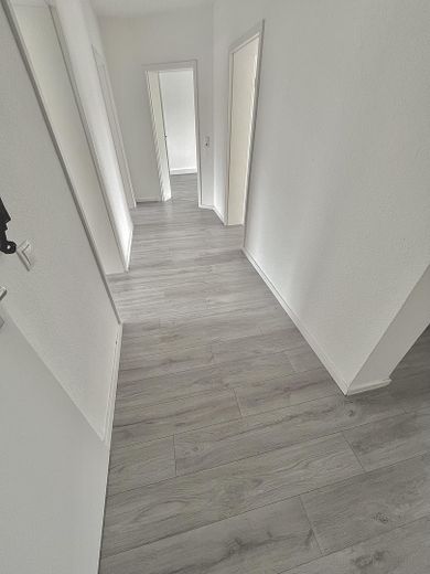 Bel appartement de 3 pièces avec balcon à Hagen – libre à partir du 01.09. – Flur