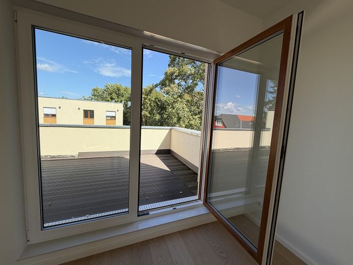 Oturuma hazır – Falkenhagener See’de – hemen taşının veya kiraya verin – DG Dachterrasse Schlafzimmer