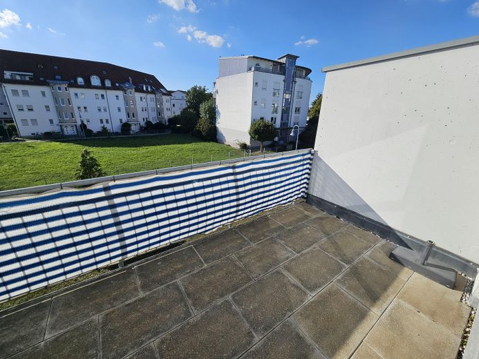Bel appartement d’une pièce avec balcon dans un environnement calme à Laupheim – Balkon
