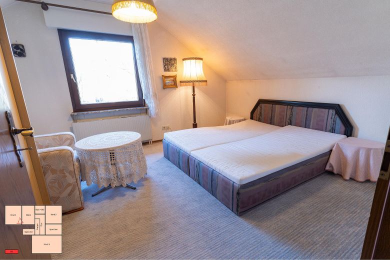 Ideales Haus für Familie mit 2–4 Kinder in sehr ruhiger Traumlage und viel Platz in Bühl-Weitenung – Schlafzimmer 1 OG