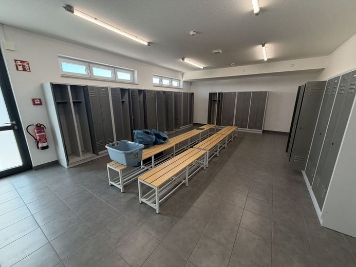 Gewerbeimobilie mit Büro- und Hallenflächen kurzfristig verfügbar – IMG_0175