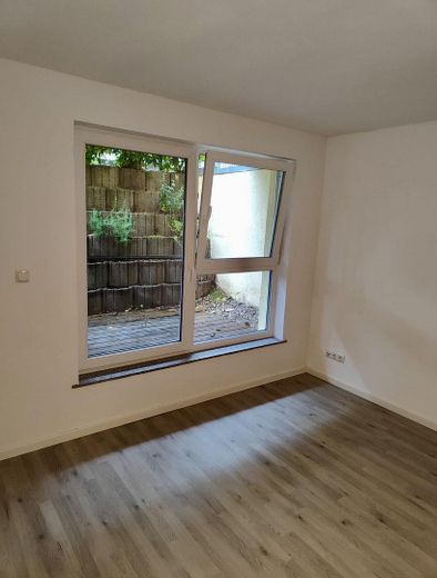 1 Zimmer mit EBK und kleiner Terrasse Nähe Uni und Hauptbahnhof – Zimmer