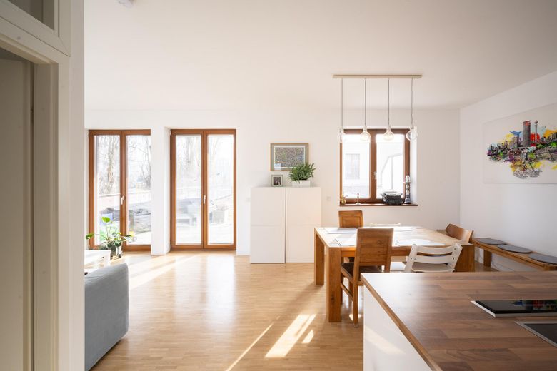 Exclusivo piso de 4,5 habitaciones con amplia terraza y vistas al agua en Berlín-Köpenick – Foto 3