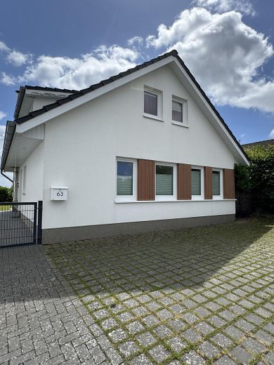 Nordseite zur Straße