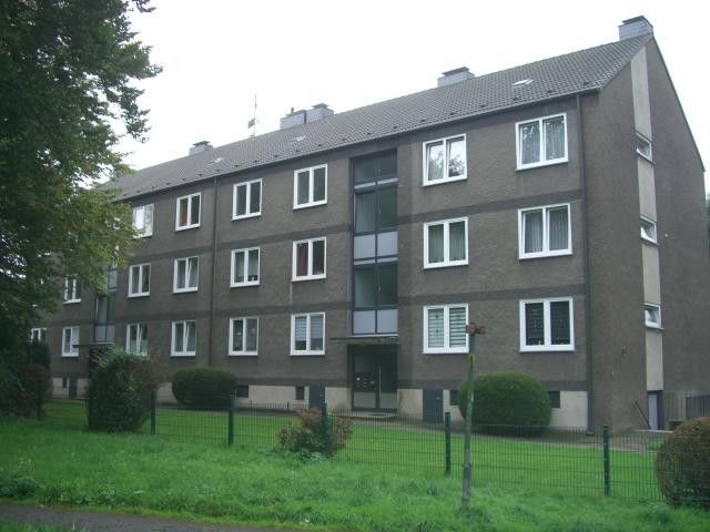 freshly renovated apartment with balcony in well-maintained 6-family/semi-detached house in Dortmund-Sölde – Vorderansicht