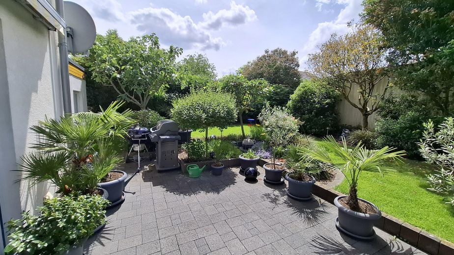 gepflegte Doppelhaushälfte mit Garten in Brühl-Eckdorf (provisionsfrei) – Terrasse u. Garten