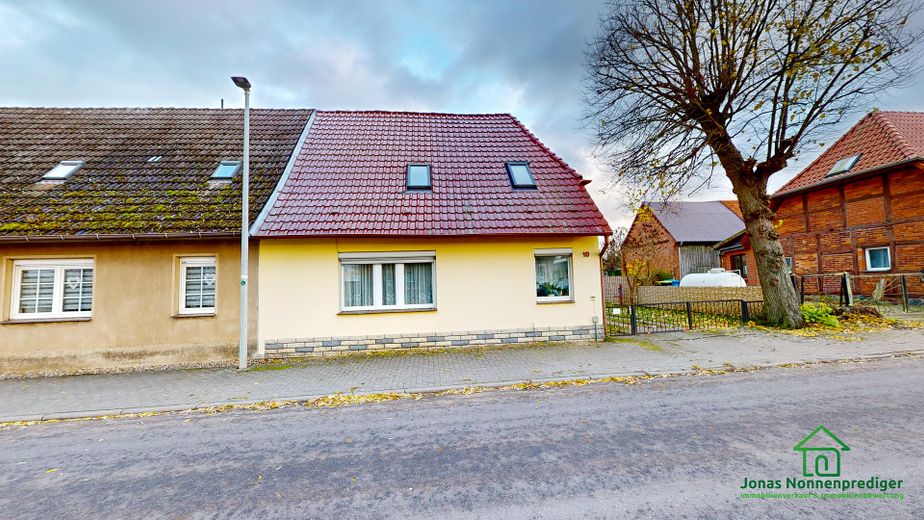 Straßenansicht
