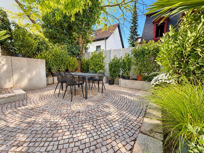 Einmalige Chance: Wohnen zwischen Burg und Stadtpark im Einfamilienhaus mit fünf Zimmern und Garten – Garten