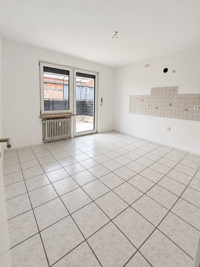 Primera ocupación tras la reforma: espacioso piso de 4 habitaciones con terraza y 106 m² en Springe – Küche