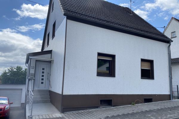 Vrijstaande woning met balkon en garage